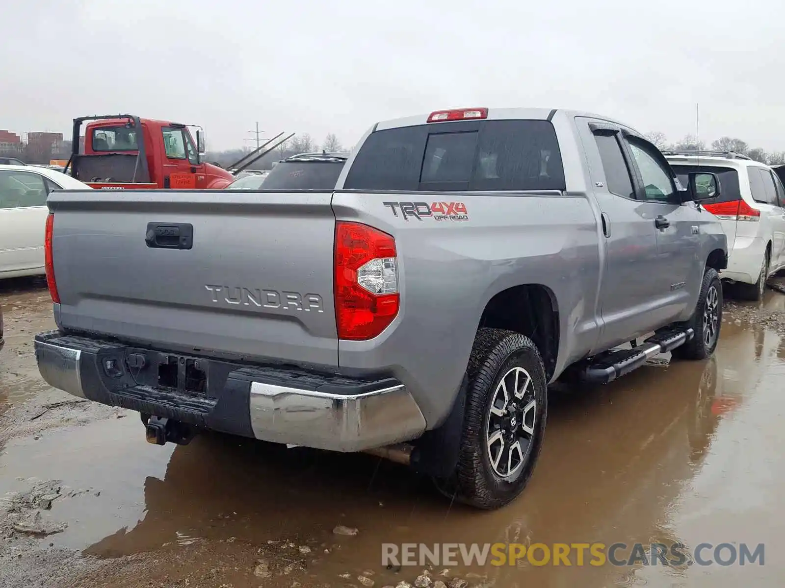 4 Photograph of a damaged car 5TFUW5F16KX801734 TOYOTA TUNDRA 2019