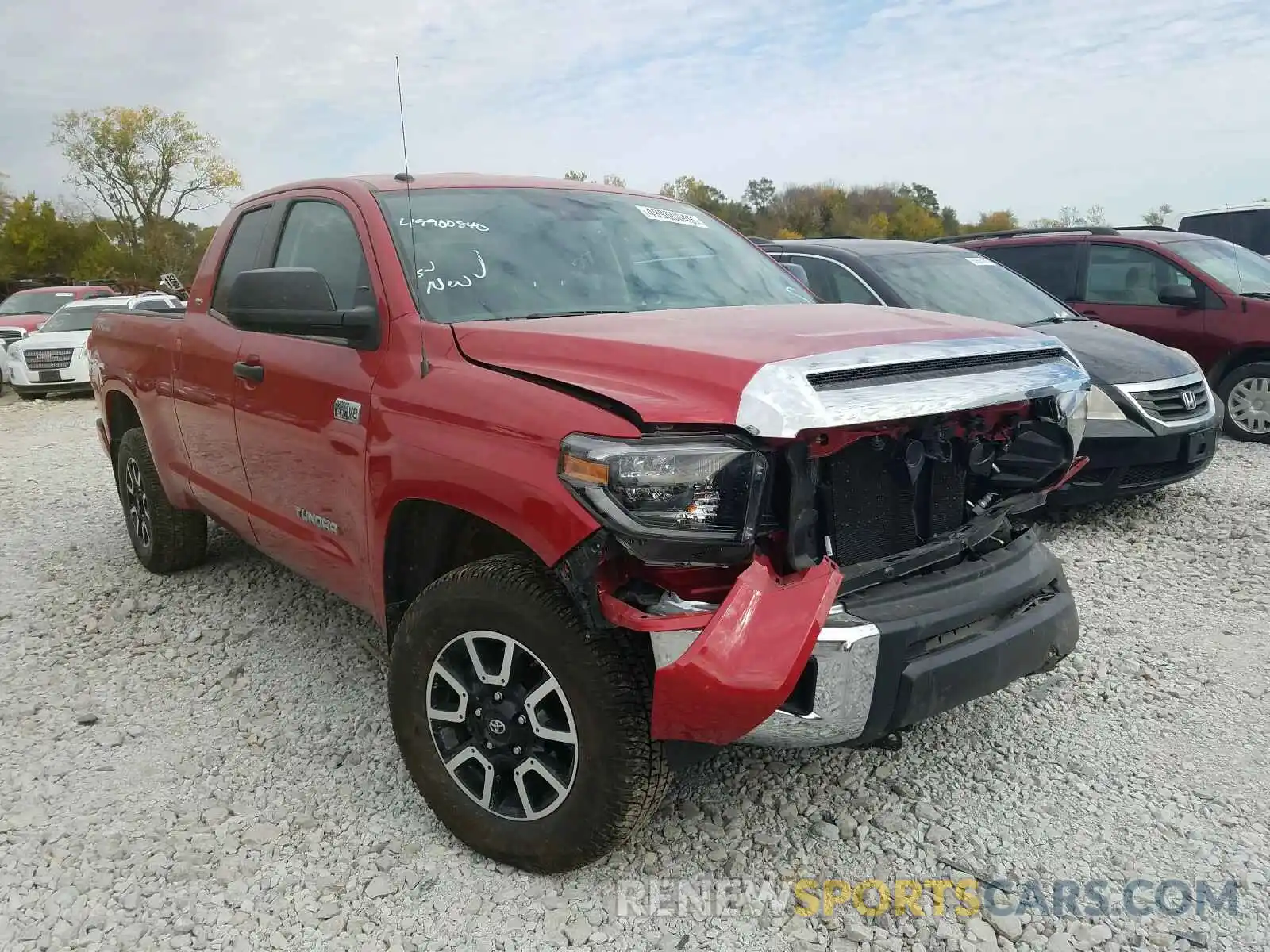 1 Photograph of a damaged car 5TFUW5F16KX802818 TOYOTA TUNDRA 2019