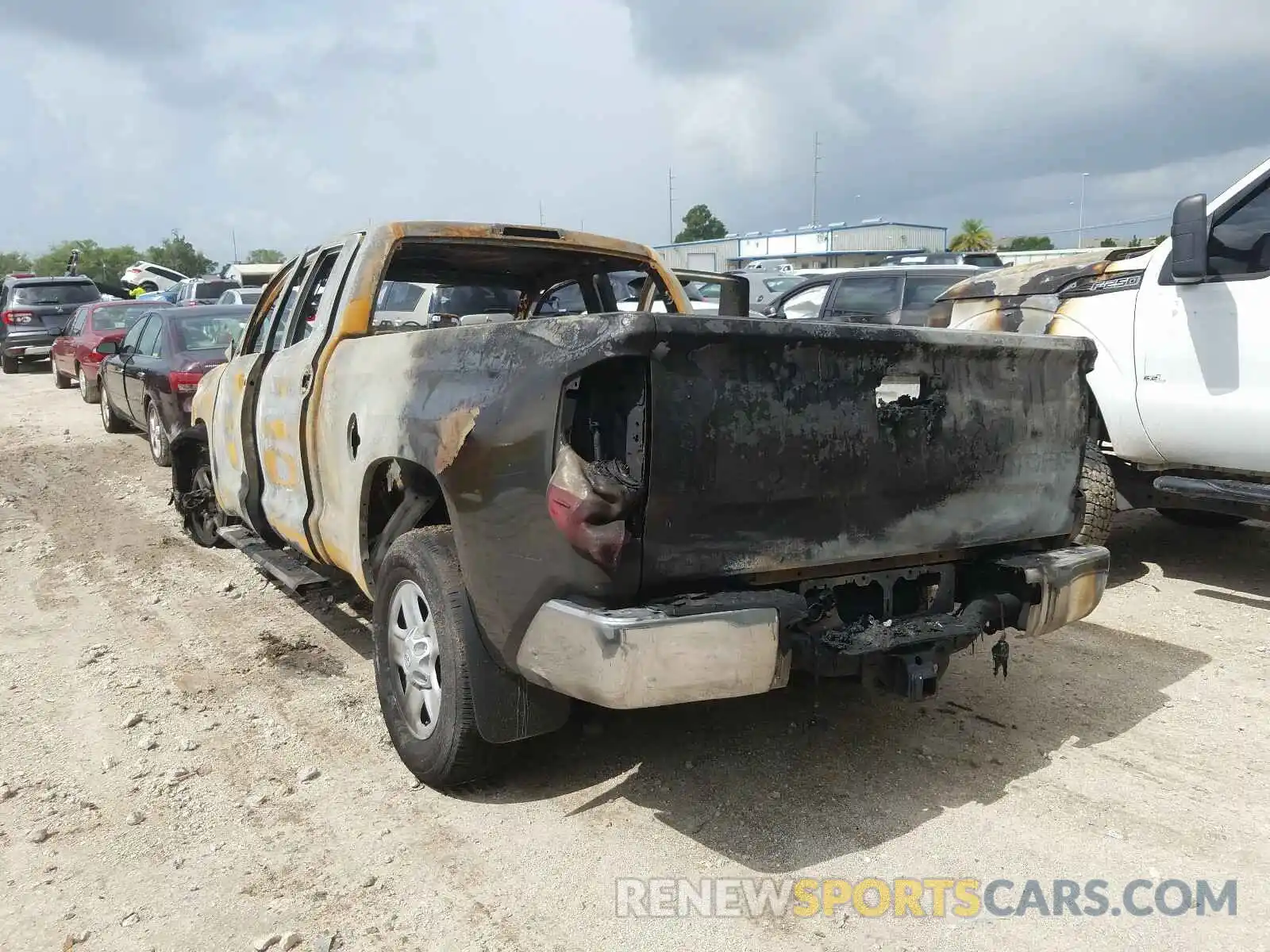 3 Photograph of a damaged car 5TFUW5F17KX777931 TOYOTA TUNDRA 2019