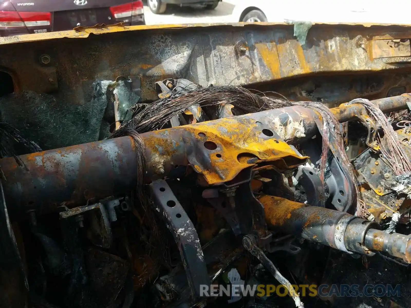 8 Photograph of a damaged car 5TFUW5F17KX777931 TOYOTA TUNDRA 2019