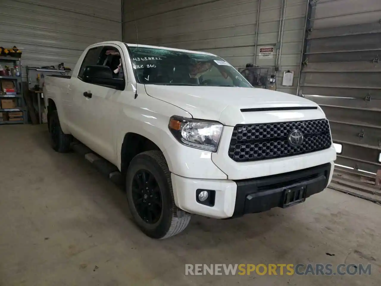 1 Photograph of a damaged car 5TFUW5F18KX856198 TOYOTA TUNDRA 2019