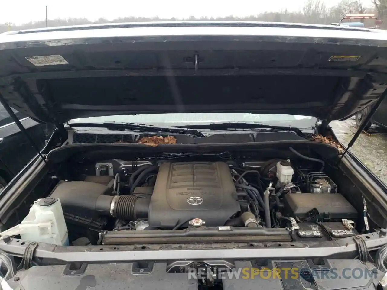 7 Photograph of a damaged car 5TFUW5F18KX858985 TOYOTA TUNDRA 2019