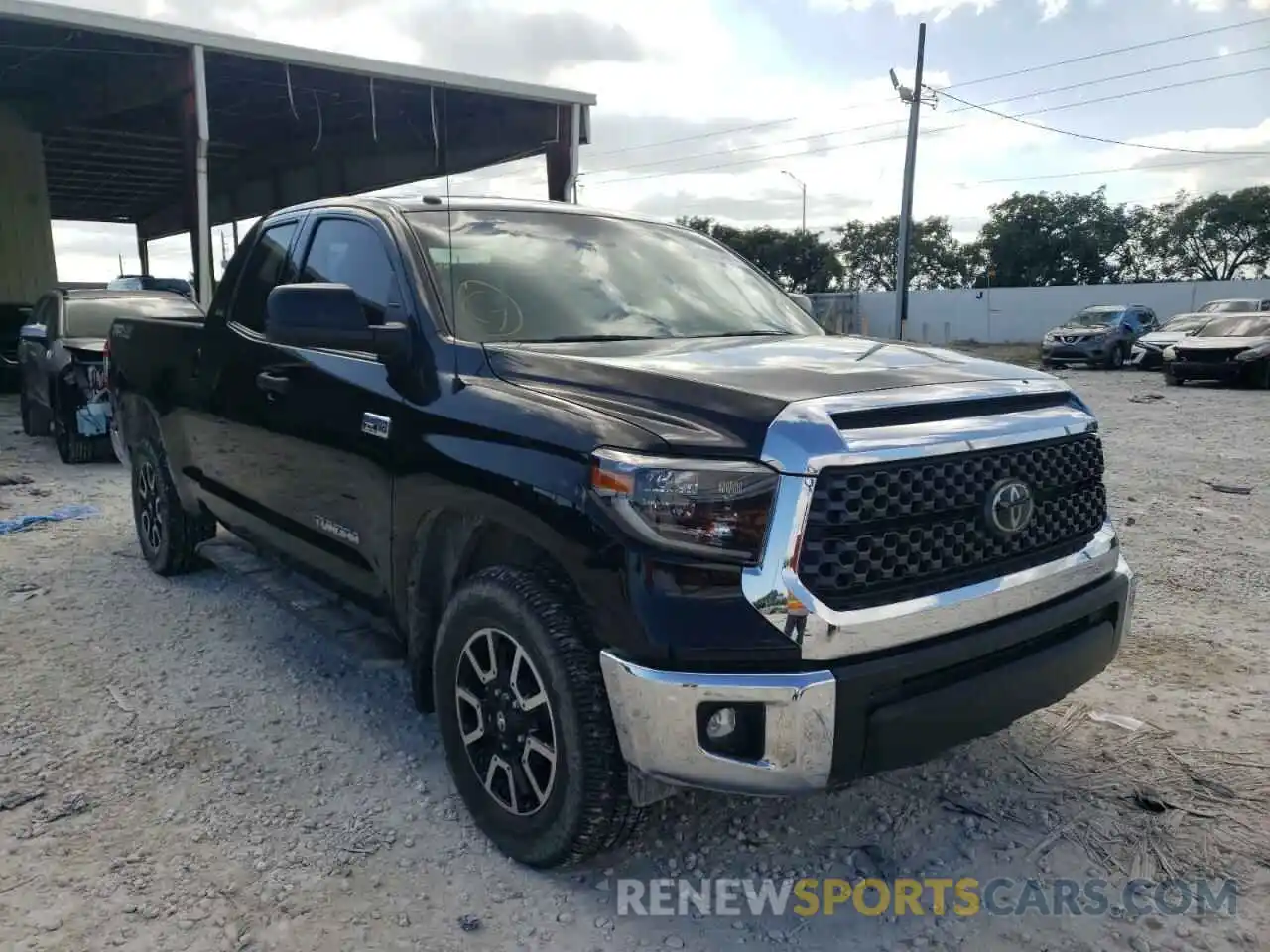 1 Photograph of a damaged car 5TFUW5F19KX814607 TOYOTA TUNDRA 2019