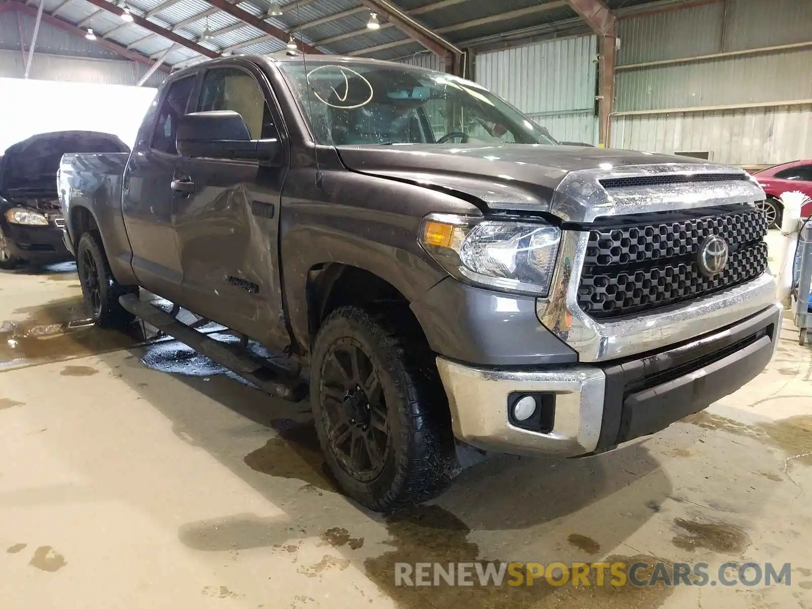 1 Photograph of a damaged car 5TFUW5F19KX840902 TOYOTA TUNDRA 2019