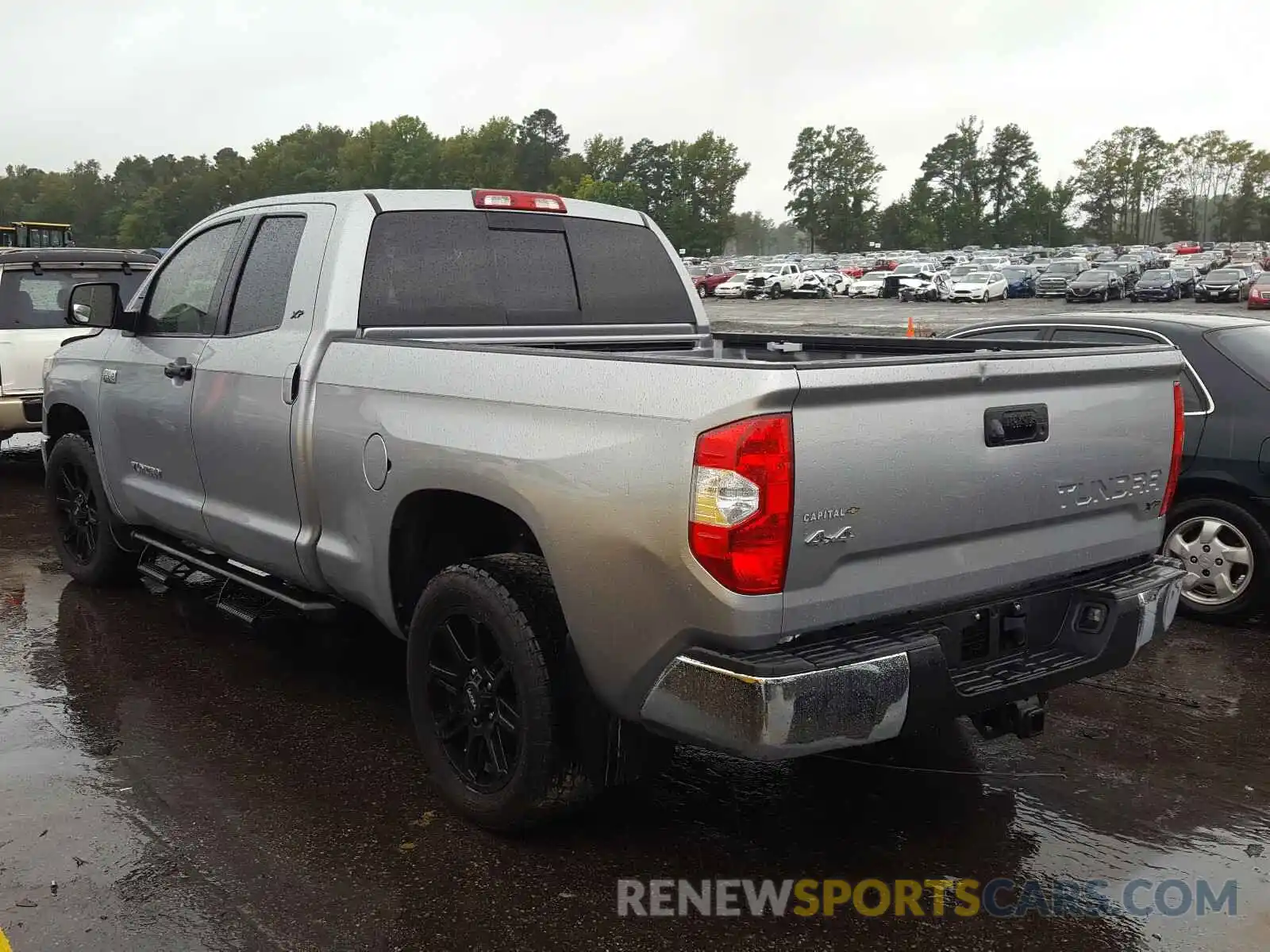 3 Photograph of a damaged car 5TFUW5F1XKX798398 TOYOTA TUNDRA 2019