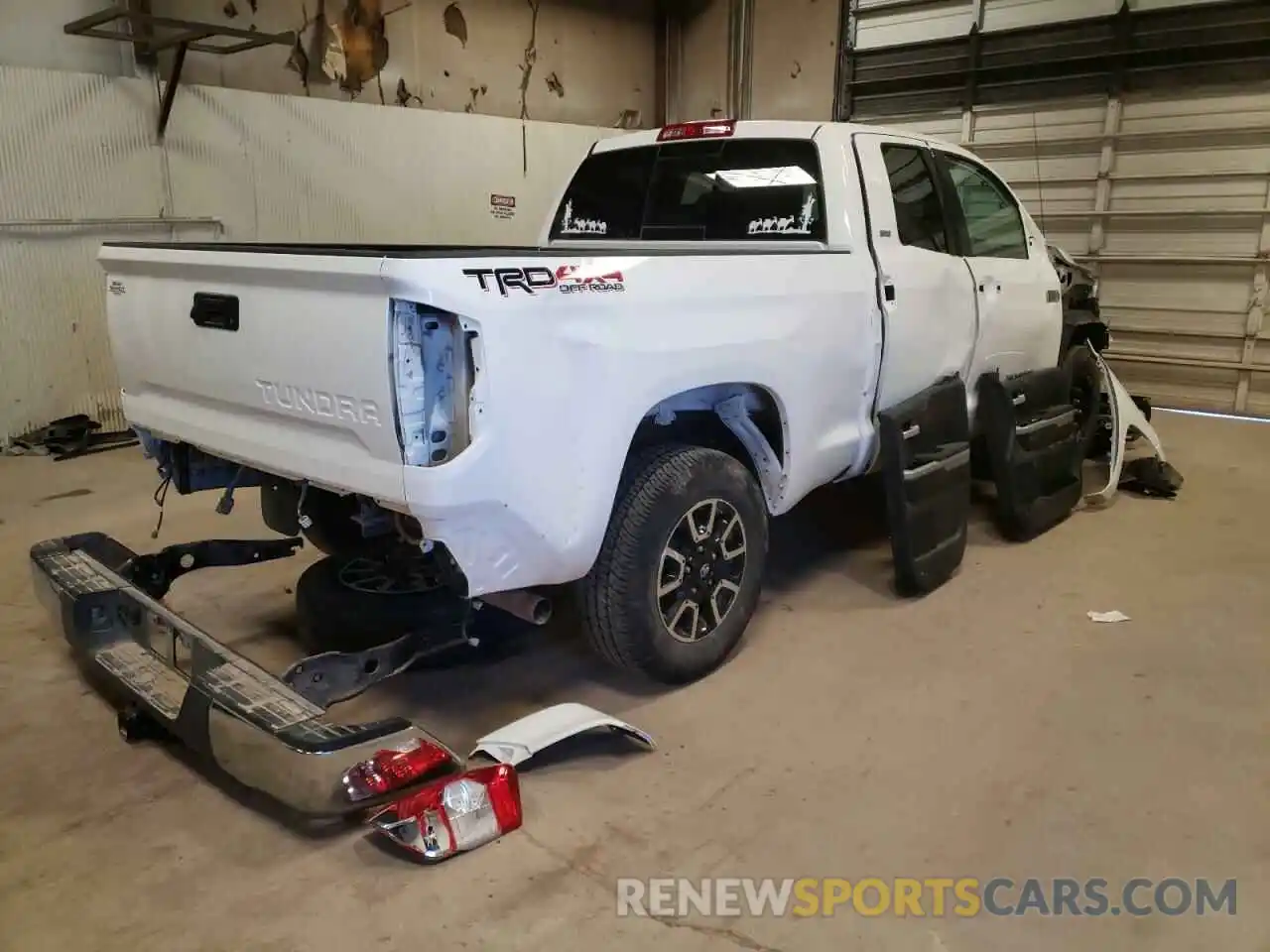 4 Photograph of a damaged car 5TFUW5F1XKX850788 TOYOTA TUNDRA 2019