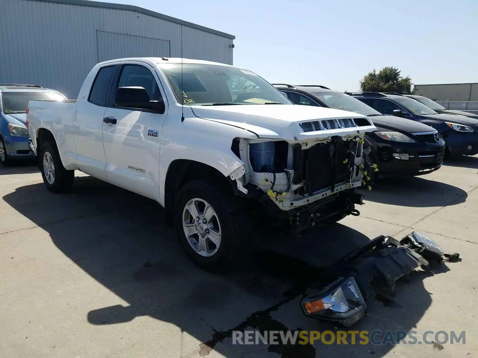 1 Photograph of a damaged car 5TFUW5F1XKX863542 TOYOTA TUNDRA 2019