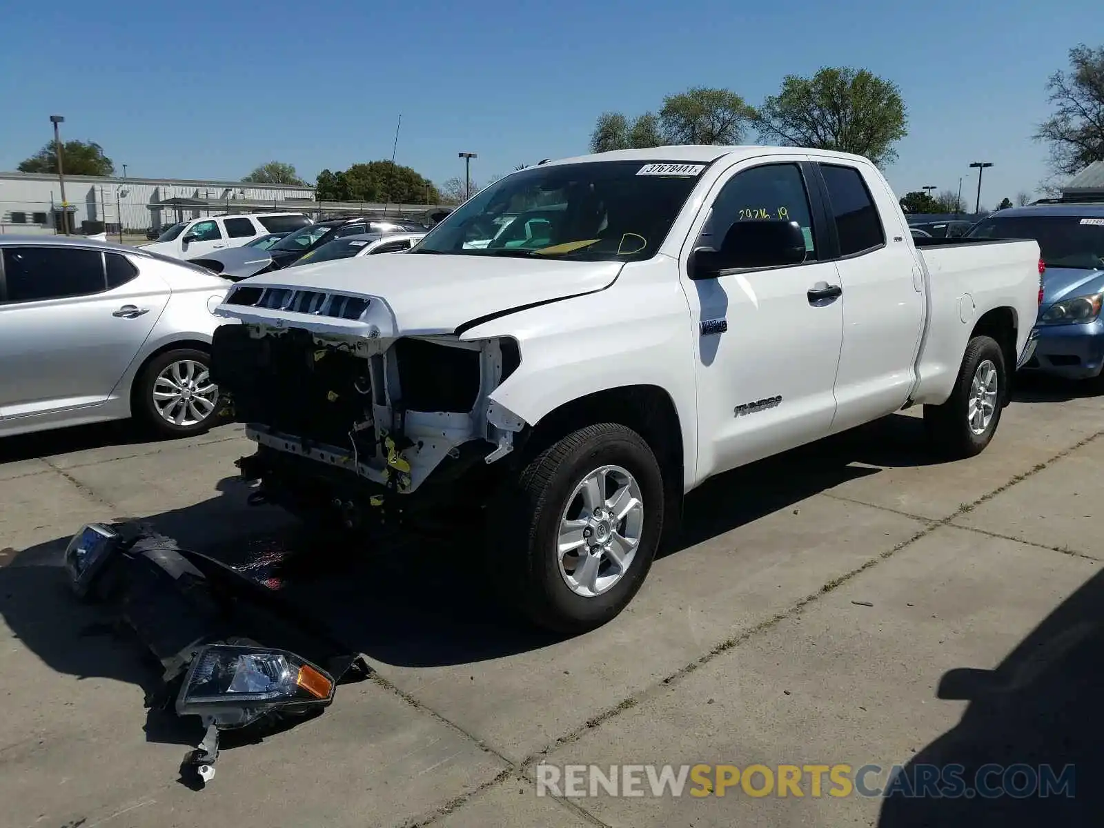 2 Photograph of a damaged car 5TFUW5F1XKX863542 TOYOTA TUNDRA 2019