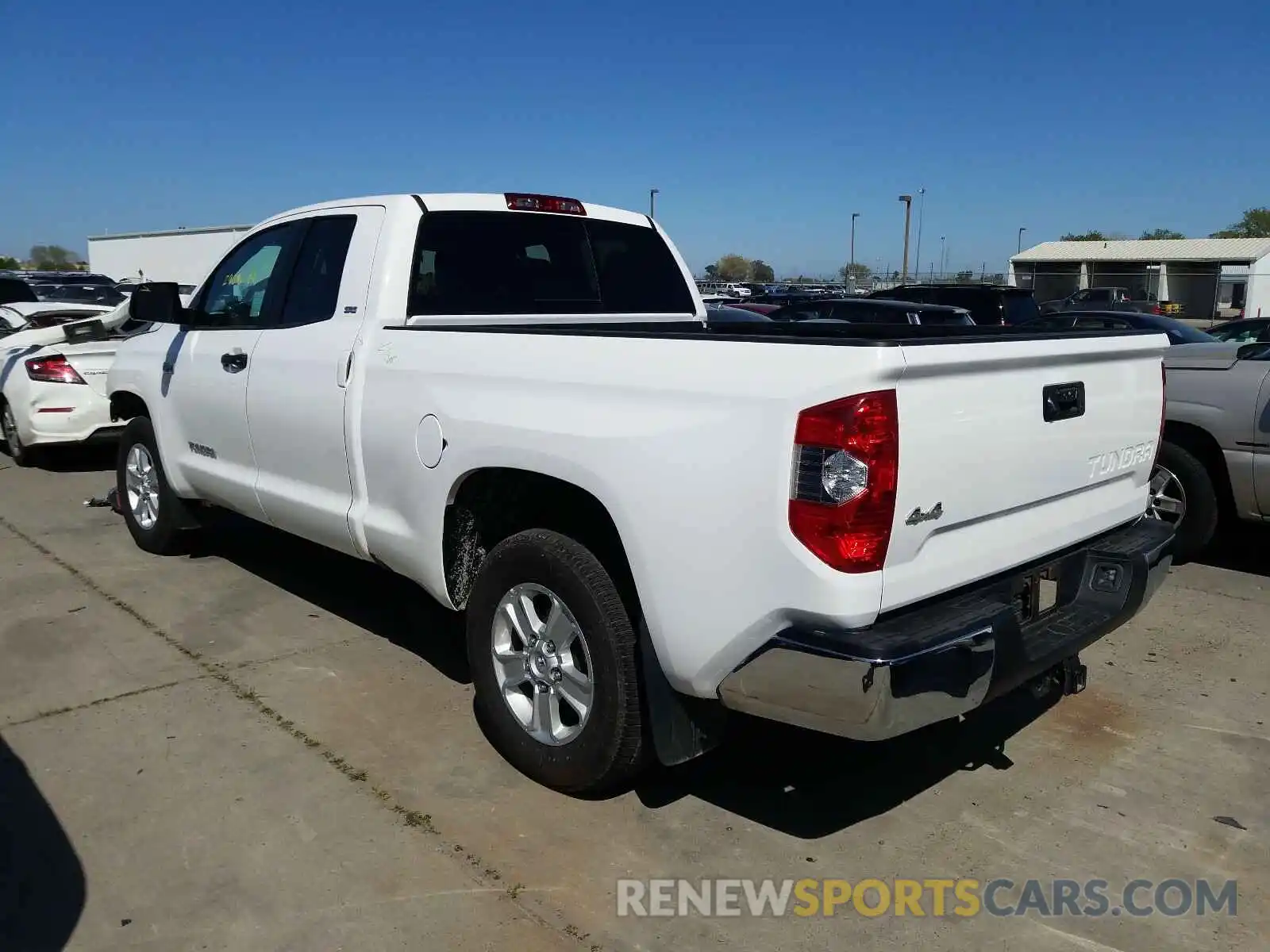 3 Photograph of a damaged car 5TFUW5F1XKX863542 TOYOTA TUNDRA 2019