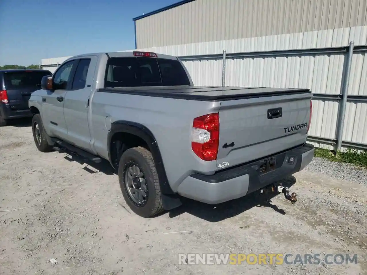 3 Photograph of a damaged car 5TFUW5F1XKX868367 TOYOTA TUNDRA 2019