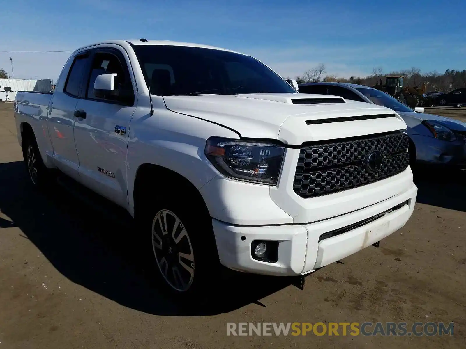 1 Photograph of a damaged car 5TFUY5F10KX799022 TOYOTA TUNDRA 2019