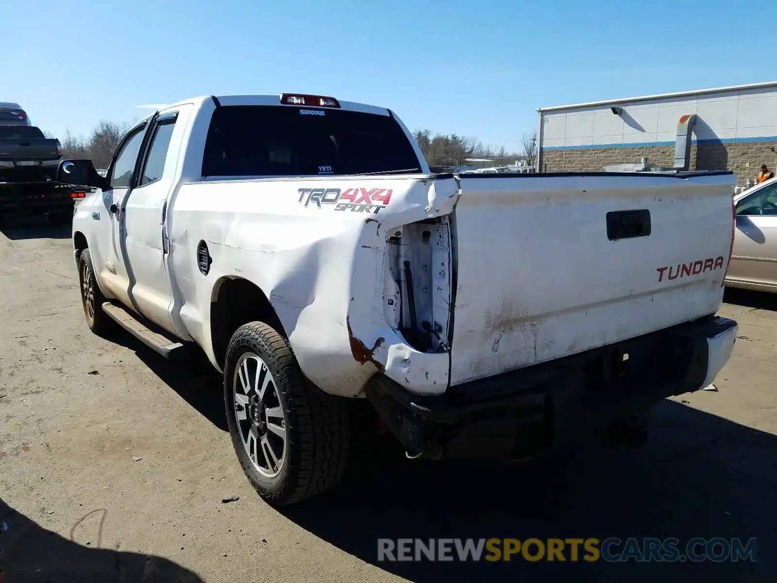 3 Photograph of a damaged car 5TFUY5F10KX799022 TOYOTA TUNDRA 2019