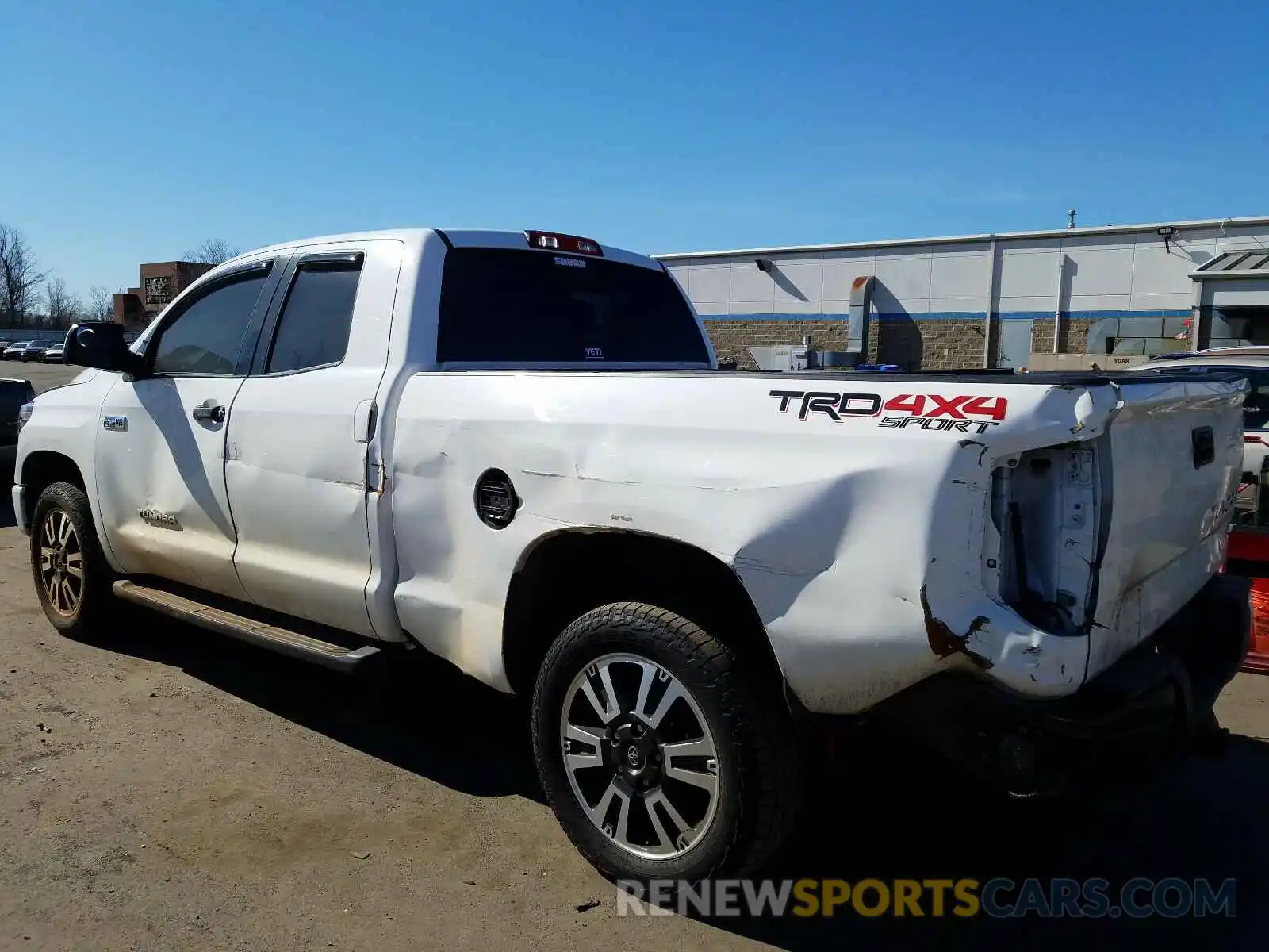 9 Photograph of a damaged car 5TFUY5F10KX799022 TOYOTA TUNDRA 2019