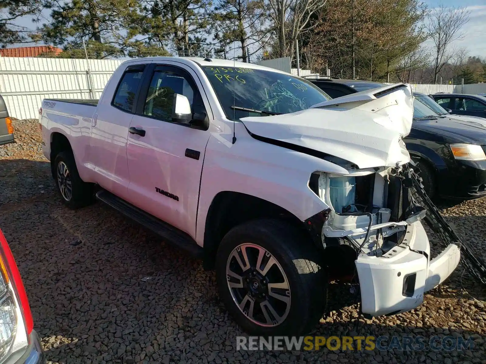 1 Photograph of a damaged car 5TFUY5F10KX836120 TOYOTA TUNDRA 2019