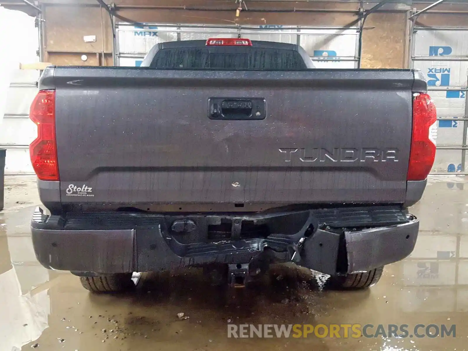 9 Photograph of a damaged car 5TFUY5F10KX868985 TOYOTA TUNDRA 2019