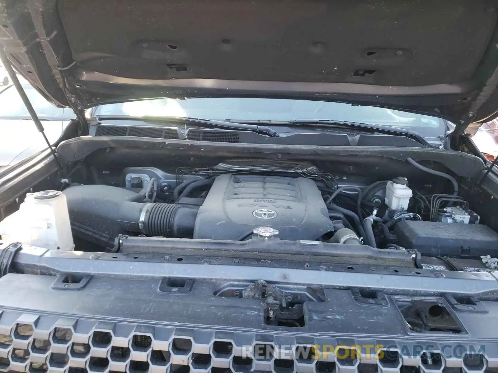 7 Photograph of a damaged car 5TFUY5F11KX782553 TOYOTA TUNDRA 2019