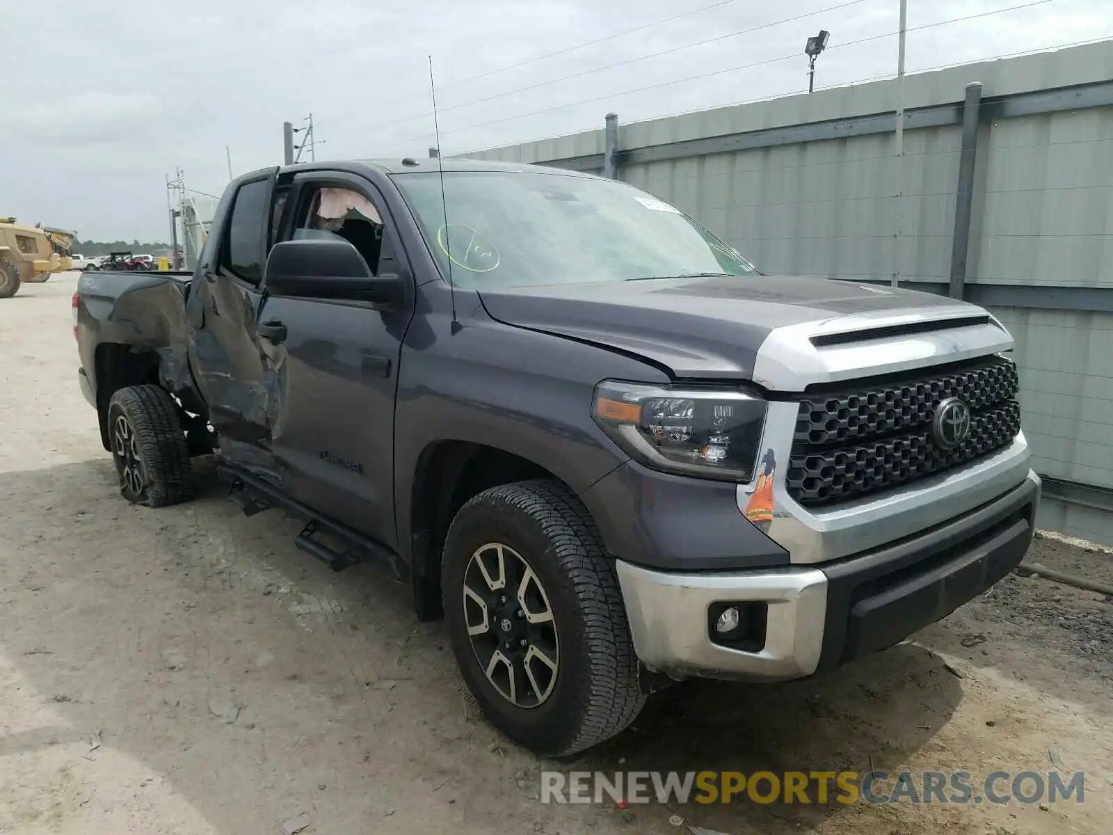 1 Фотография поврежденного автомобиля 5TFUY5F11KX794993 TOYOTA TUNDRA 2019