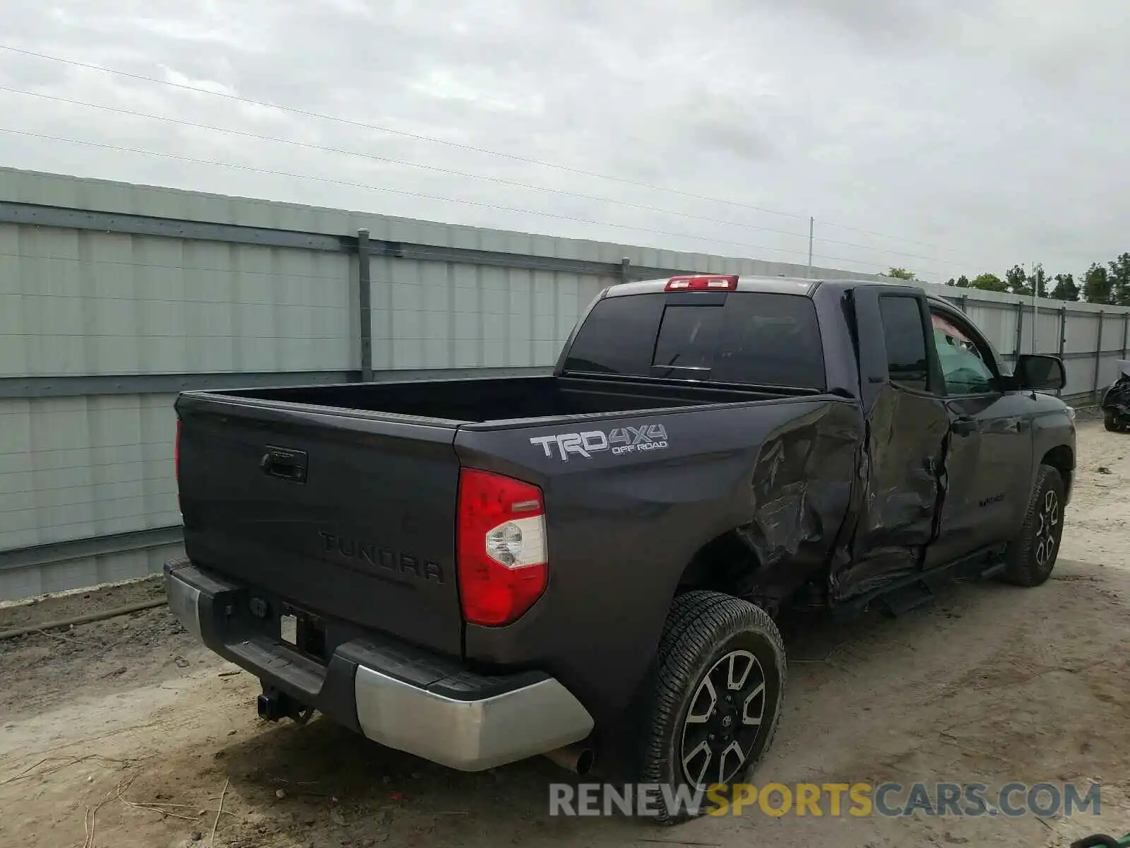 4 Фотография поврежденного автомобиля 5TFUY5F11KX794993 TOYOTA TUNDRA 2019