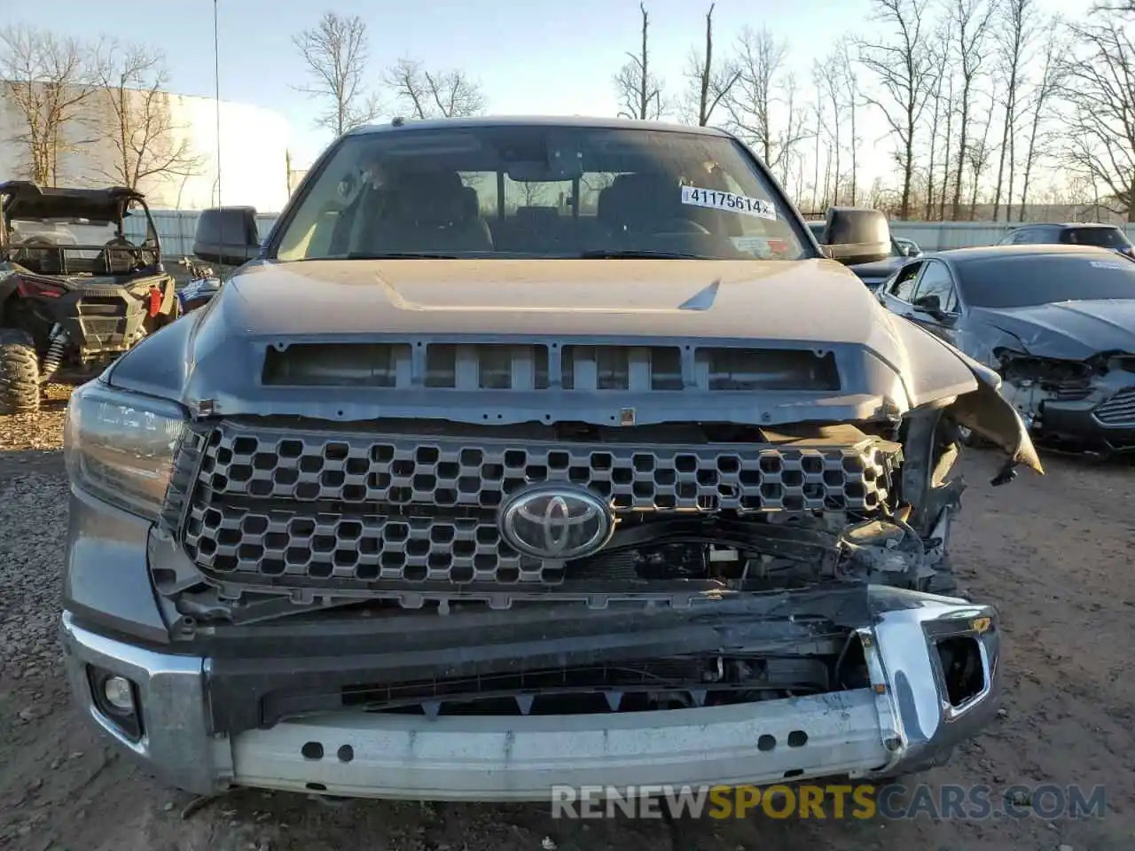 5 Photograph of a damaged car 5TFUY5F11KX806463 TOYOTA TUNDRA 2019