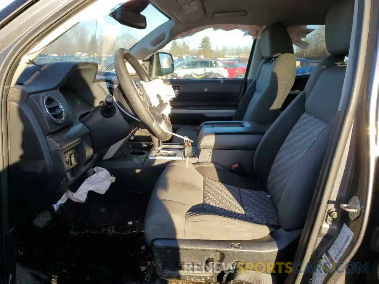 7 Photograph of a damaged car 5TFUY5F11KX806463 TOYOTA TUNDRA 2019