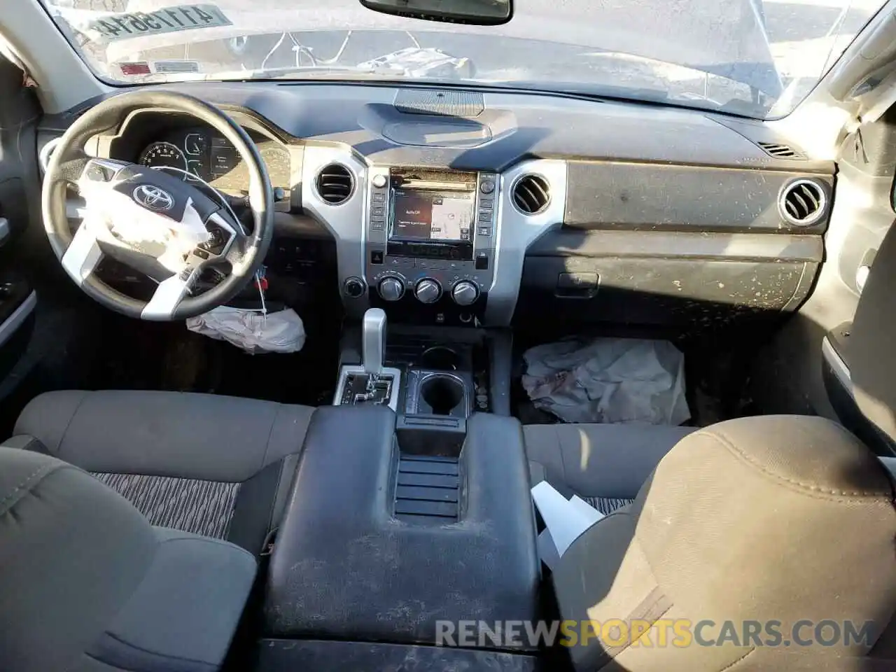 8 Photograph of a damaged car 5TFUY5F11KX806463 TOYOTA TUNDRA 2019