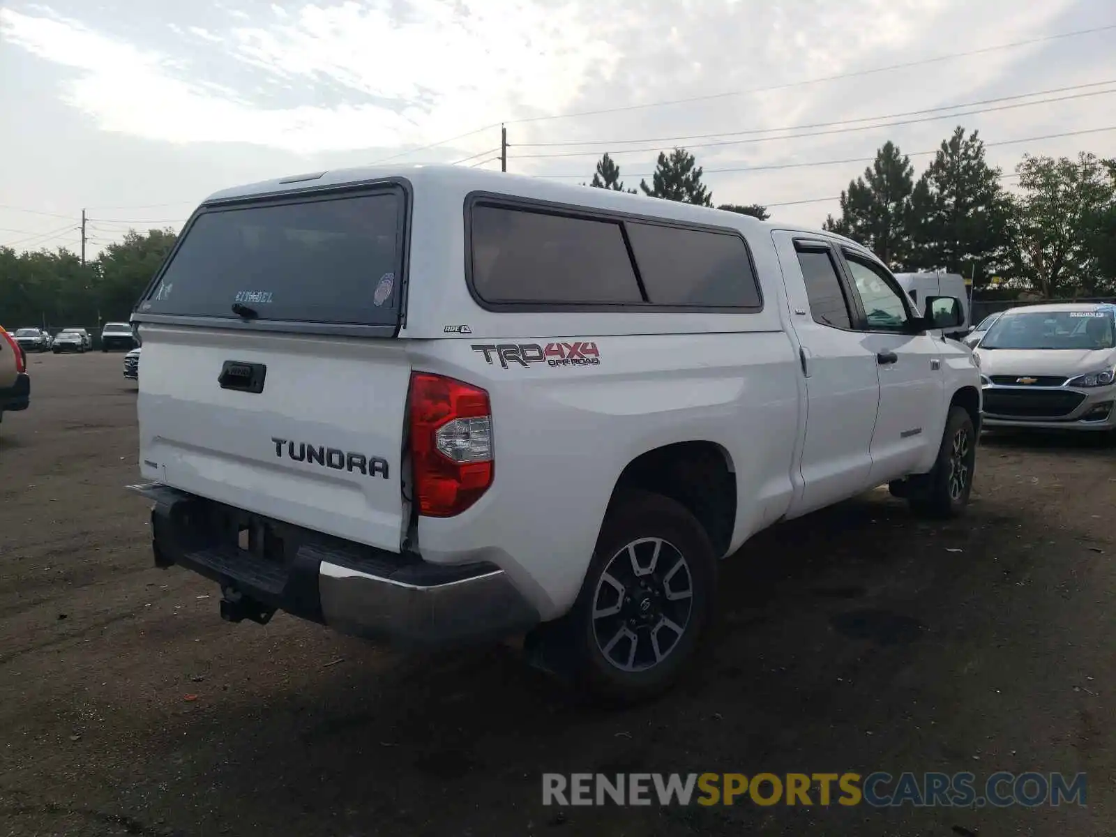 4 Фотография поврежденного автомобиля 5TFUY5F11KX860992 TOYOTA TUNDRA 2019