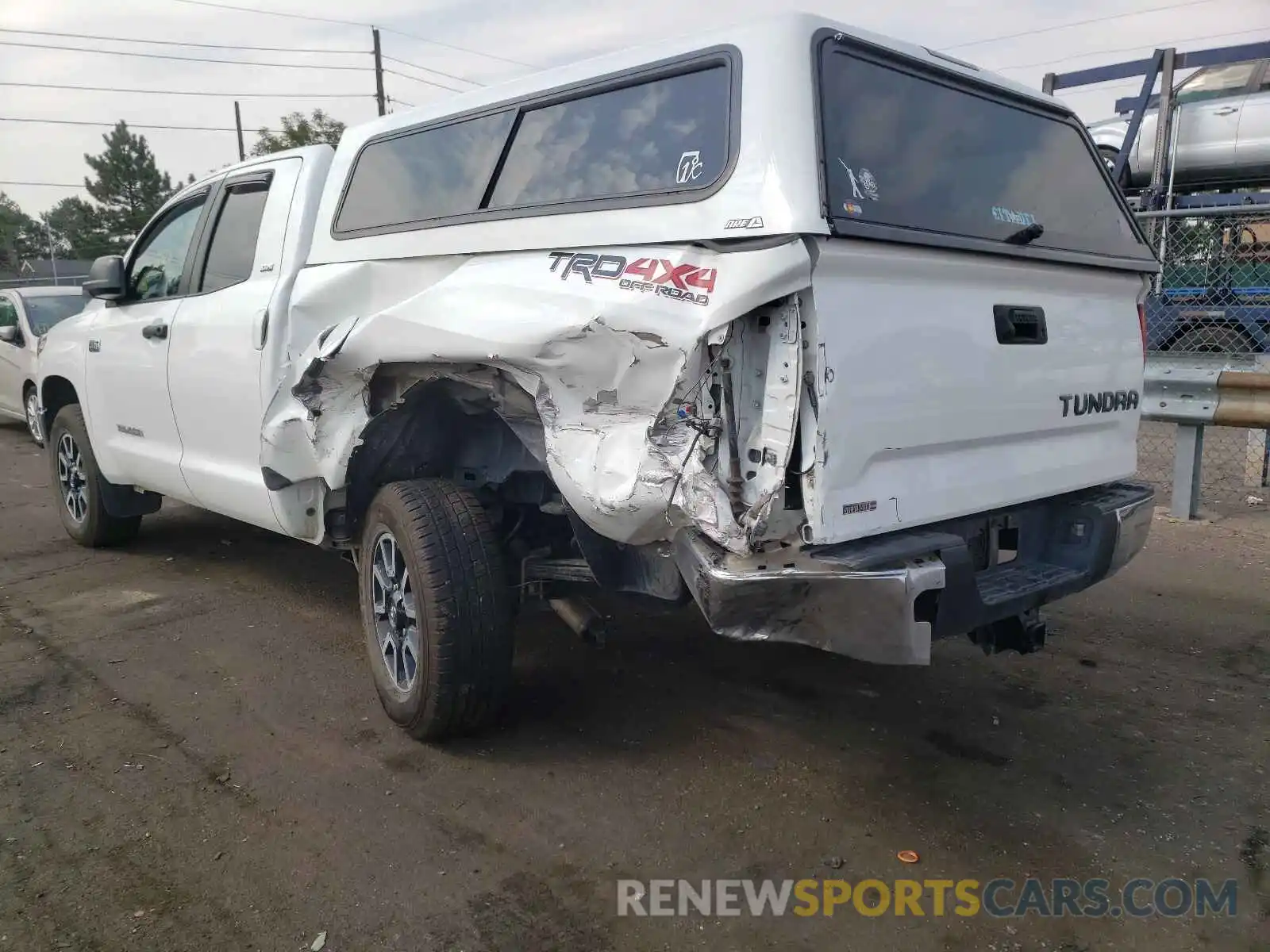 9 Photograph of a damaged car 5TFUY5F11KX860992 TOYOTA TUNDRA 2019