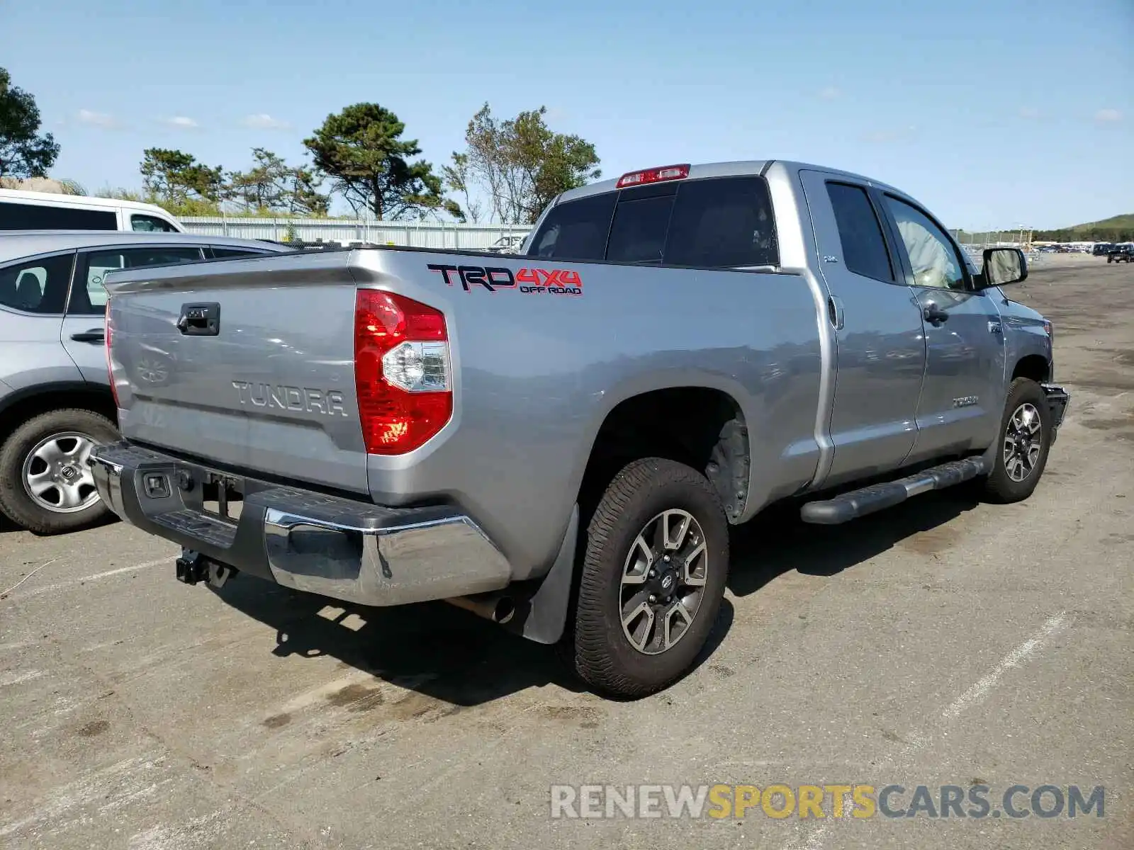 4 Photograph of a damaged car 5TFUY5F11KX864752 TOYOTA TUNDRA 2019