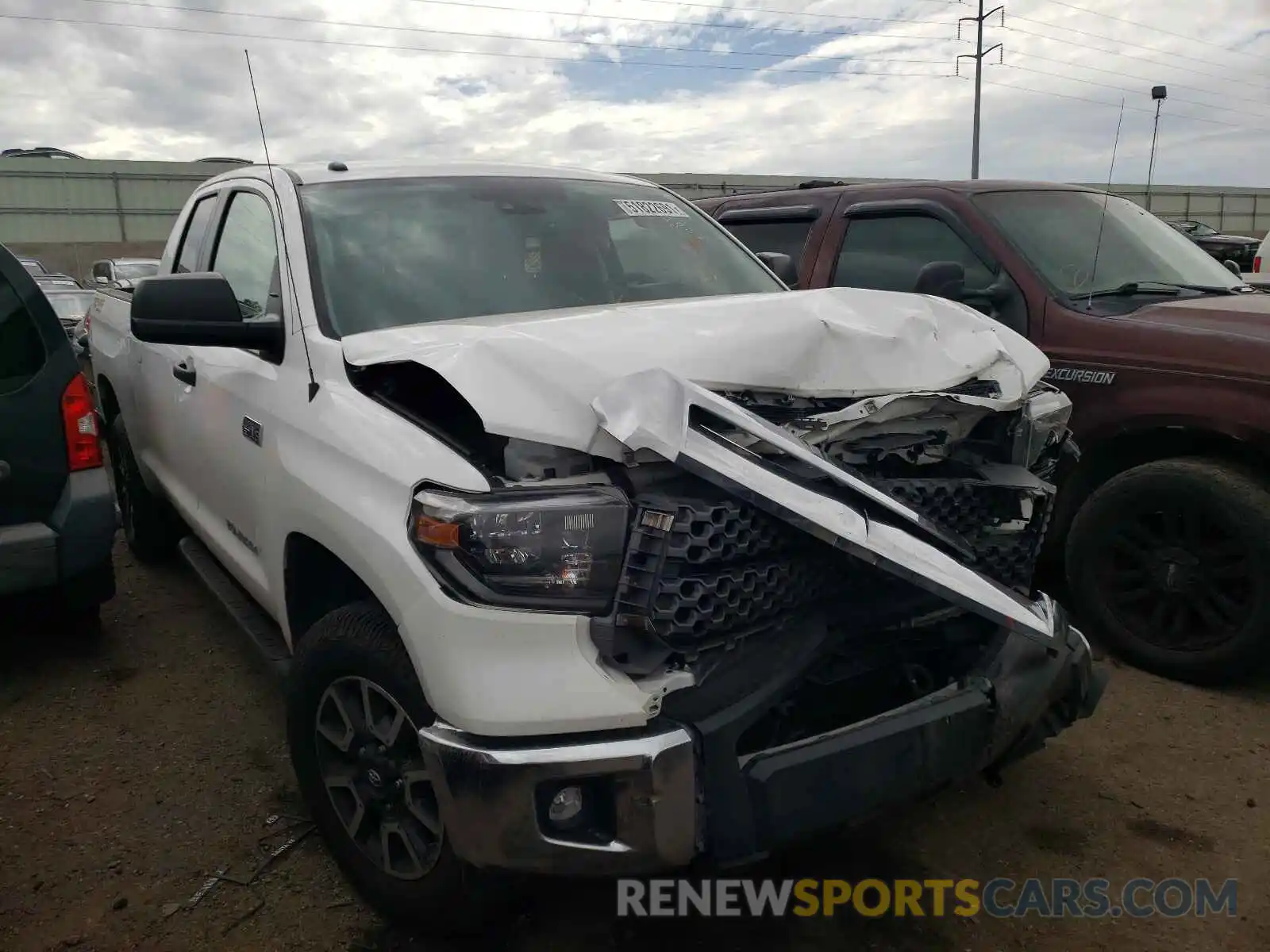 1 Photograph of a damaged car 5TFUY5F12KX782920 TOYOTA TUNDRA 2019