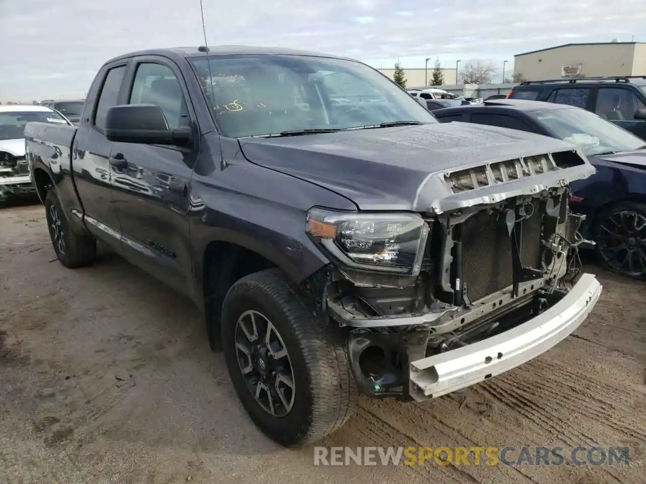 1 Фотография поврежденного автомобиля 5TFUY5F12KX824681 TOYOTA TUNDRA 2019