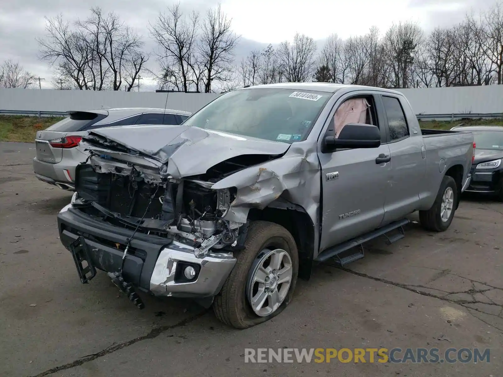 2 Photograph of a damaged car 5TFUY5F13KX790248 TOYOTA TUNDRA 2019