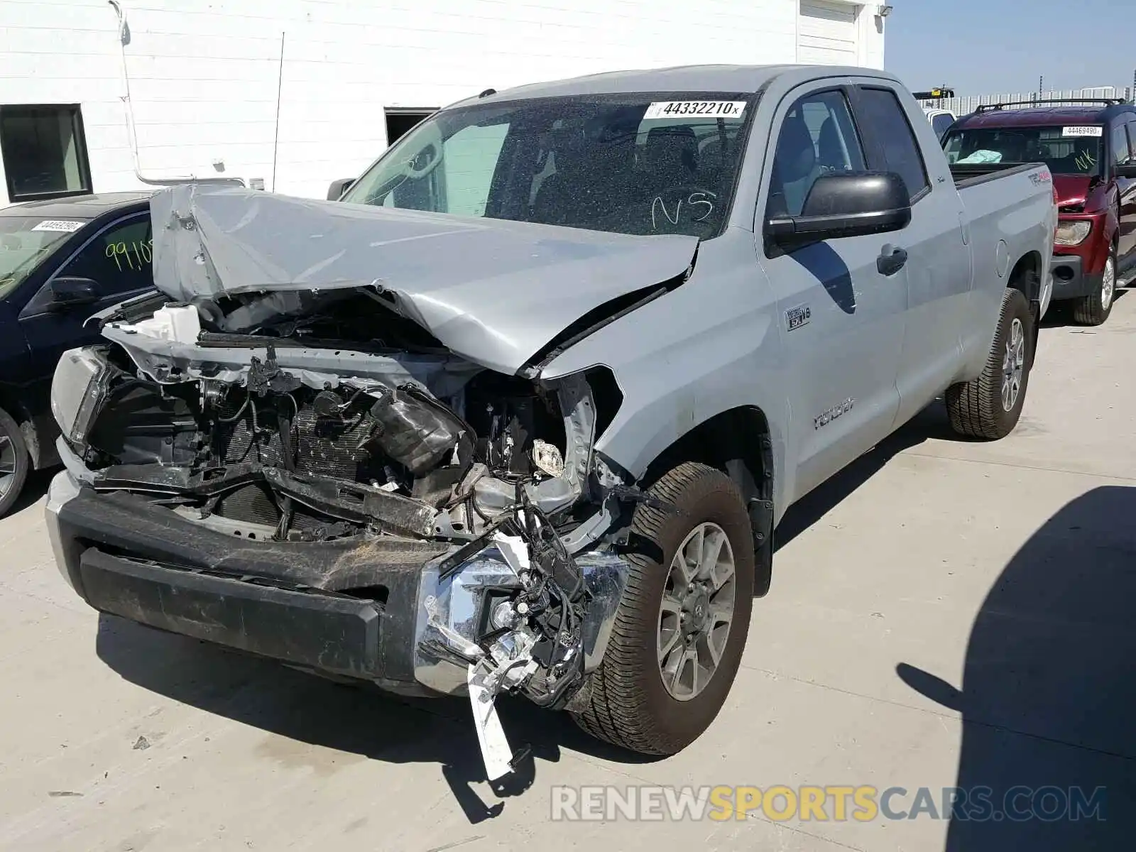 2 Photograph of a damaged car 5TFUY5F13KX819151 TOYOTA TUNDRA 2019