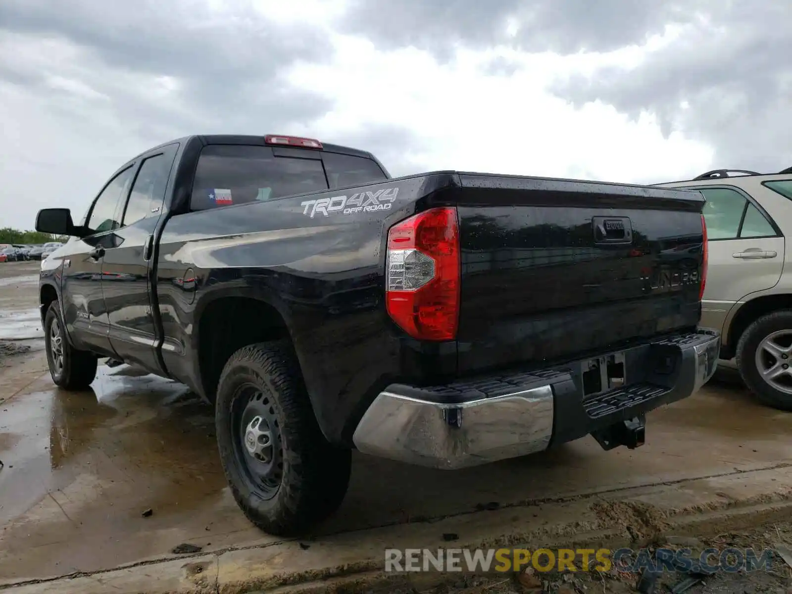 3 Photograph of a damaged car 5TFUY5F13KX834913 TOYOTA TUNDRA 2019