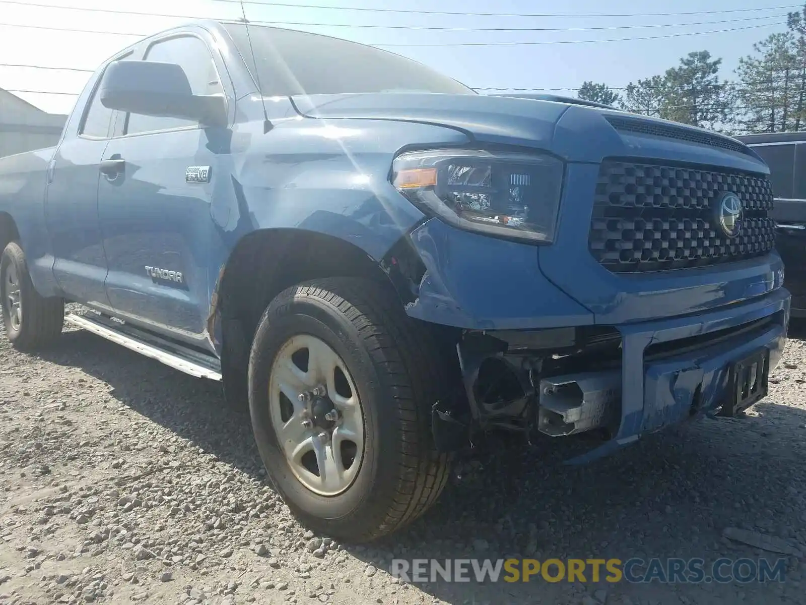 9 Photograph of a damaged car 5TFUY5F13KX842946 TOYOTA TUNDRA 2019