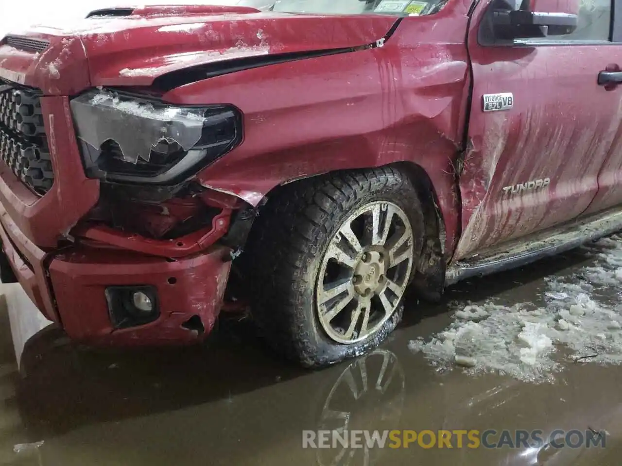 9 Photograph of a damaged car 5TFUY5F13KX866860 TOYOTA TUNDRA 2019