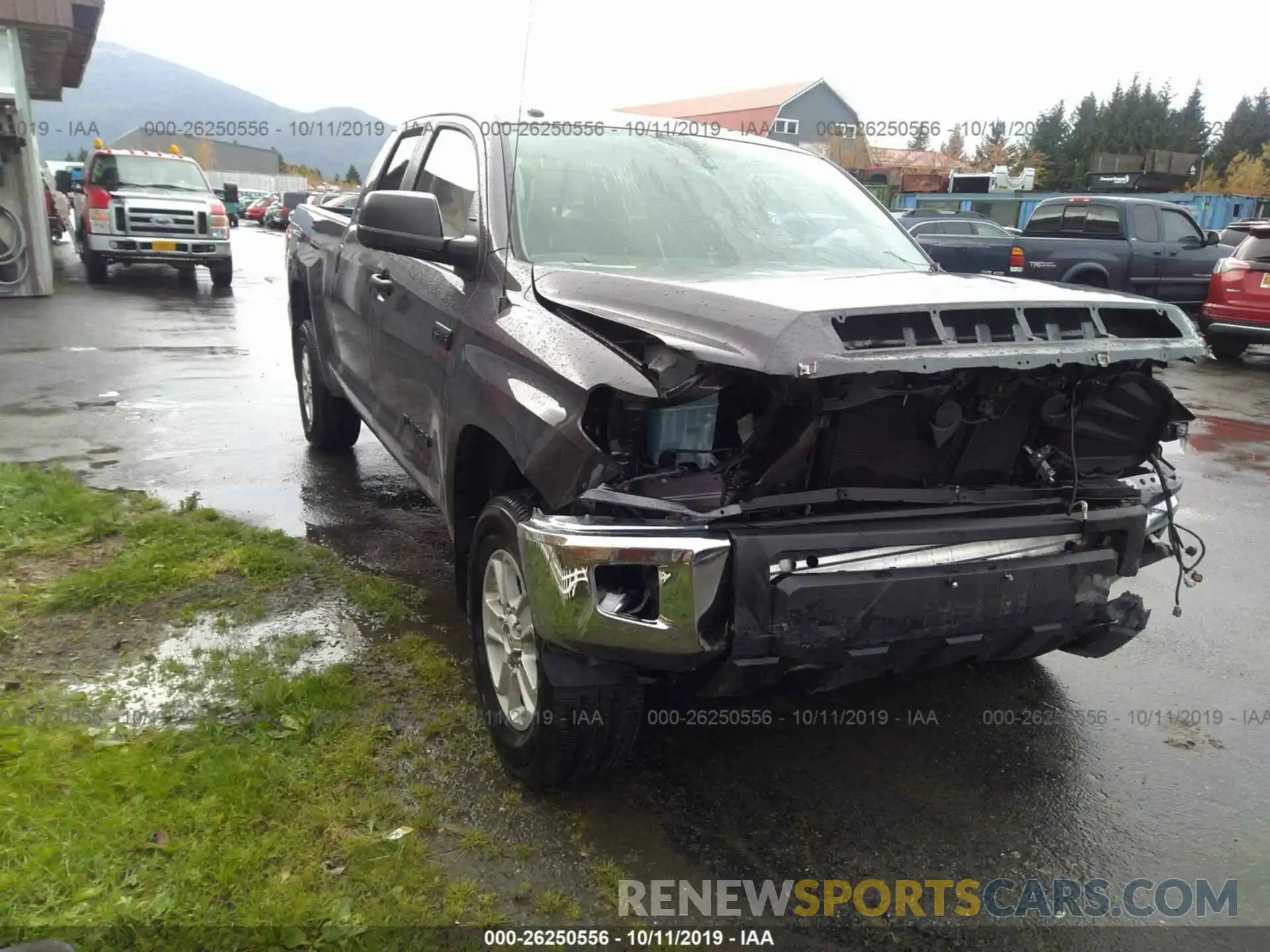 1 Photograph of a damaged car 5TFUY5F14KX800933 TOYOTA TUNDRA 2019