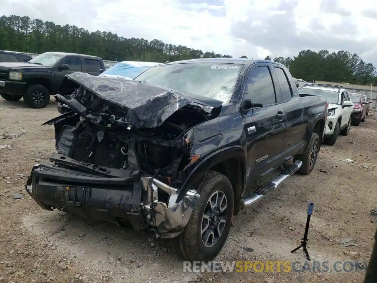 2 Photograph of a damaged car 5TFUY5F14KX832863 TOYOTA TUNDRA 2019