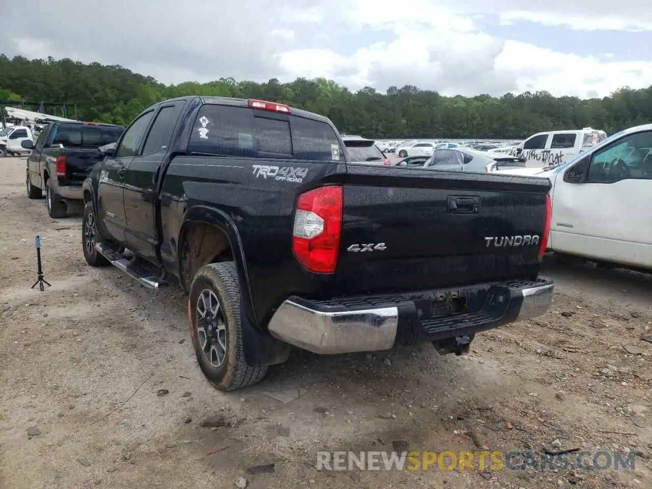 3 Photograph of a damaged car 5TFUY5F14KX832863 TOYOTA TUNDRA 2019