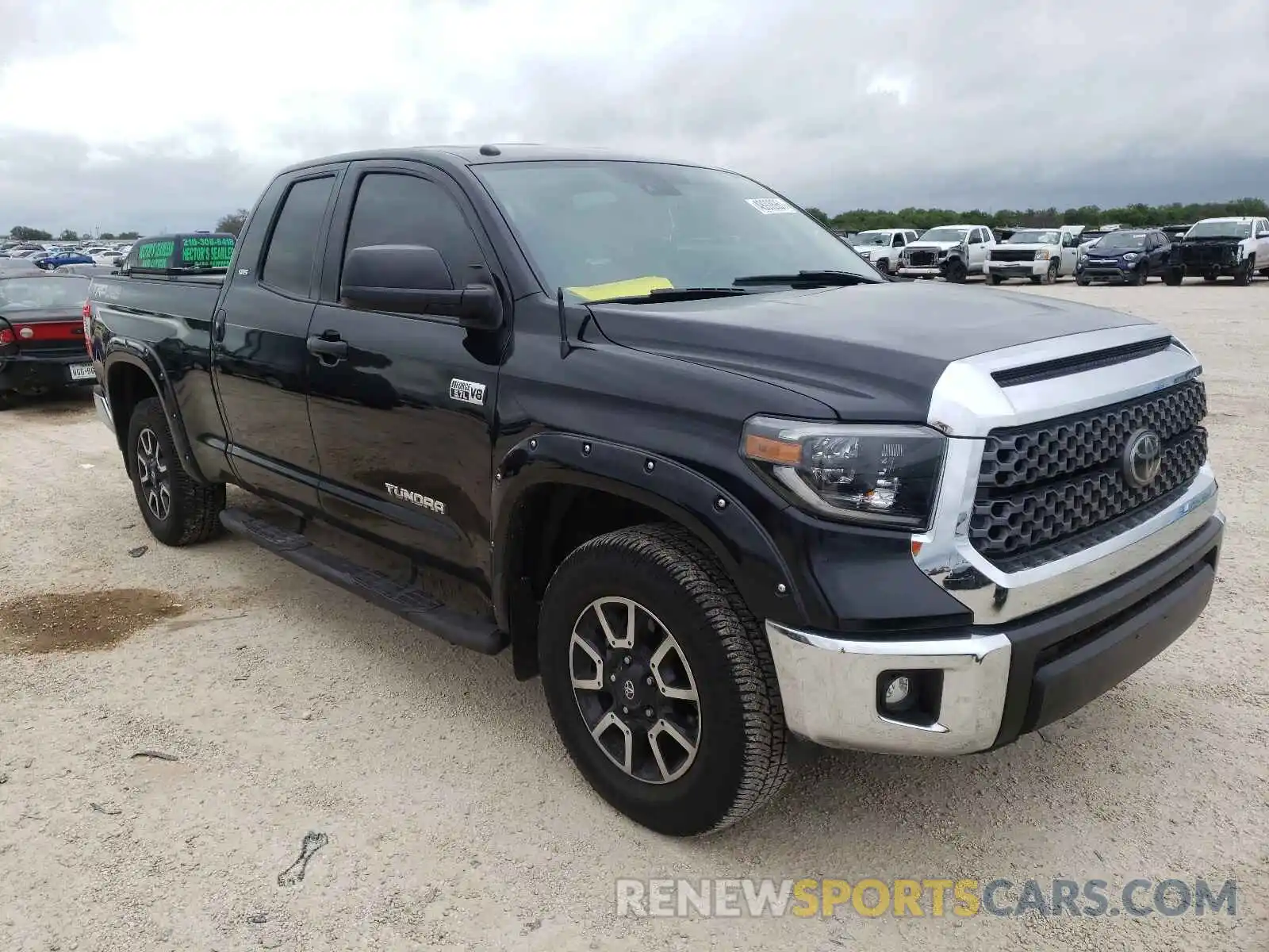 1 Photograph of a damaged car 5TFUY5F14KX833205 TOYOTA TUNDRA 2019