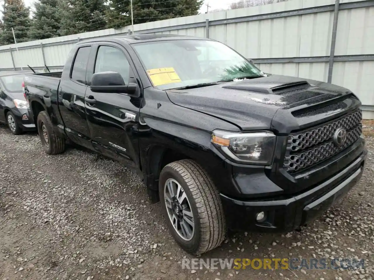 1 Photograph of a damaged car 5TFUY5F15KX801492 TOYOTA TUNDRA 2019