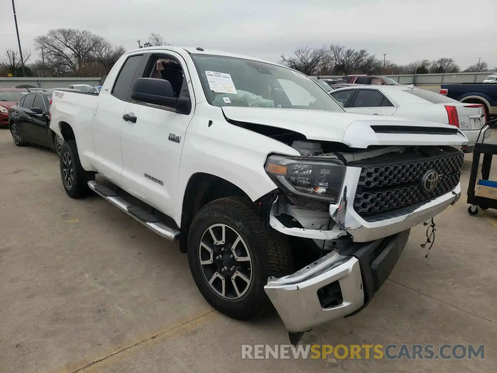 1 Photograph of a damaged car 5TFUY5F15KX834847 TOYOTA TUNDRA 2019