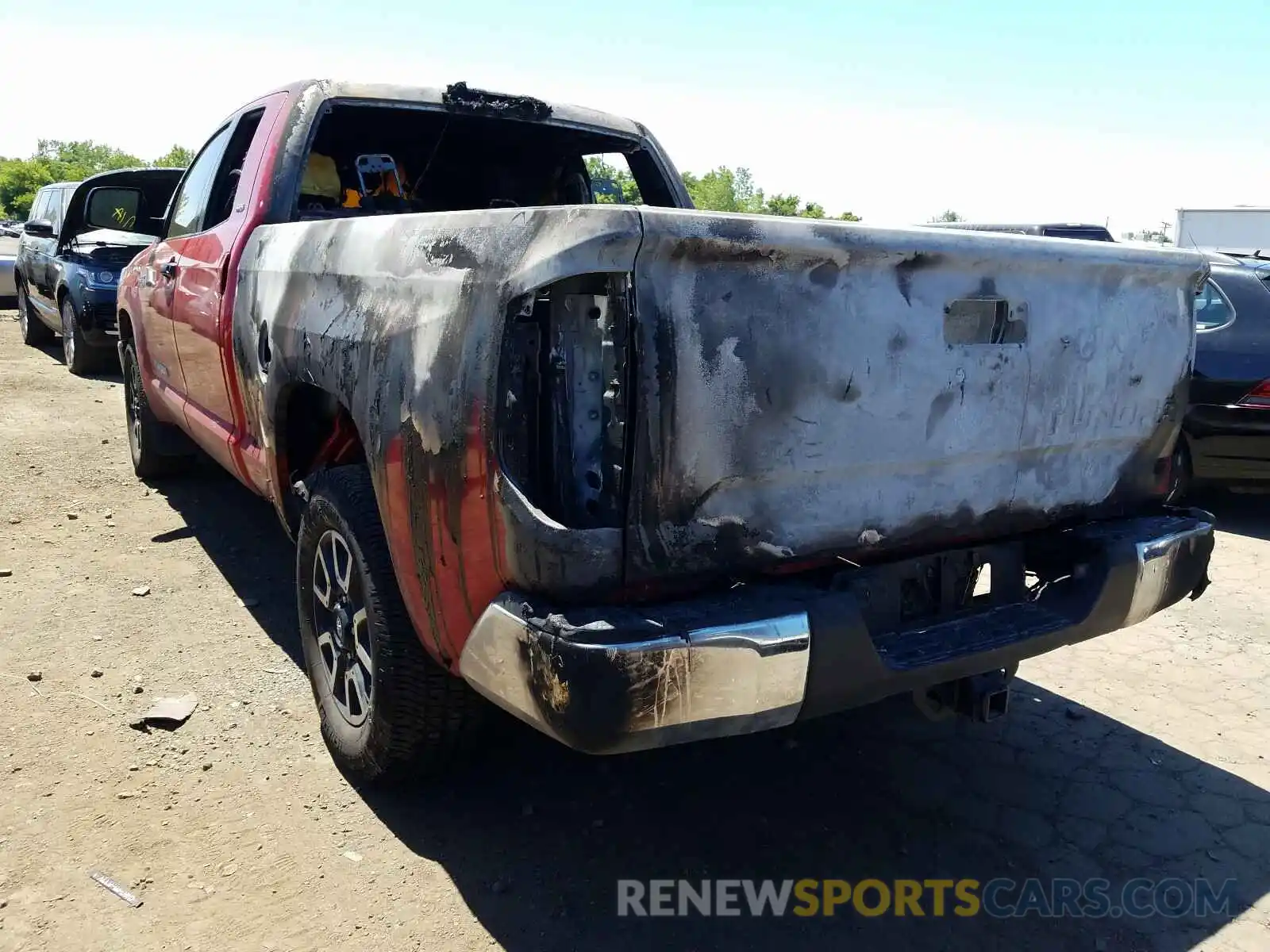 3 Photograph of a damaged car 5TFUY5F16KX779373 TOYOTA TUNDRA 2019