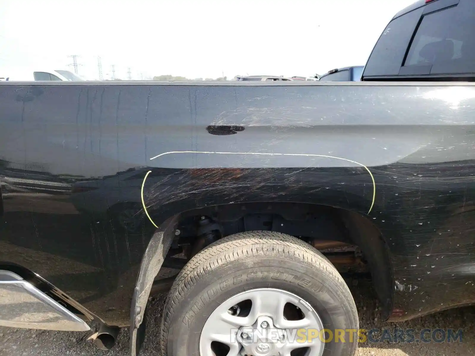 9 Photograph of a damaged car 5TFUY5F16KX813201 TOYOTA TUNDRA 2019