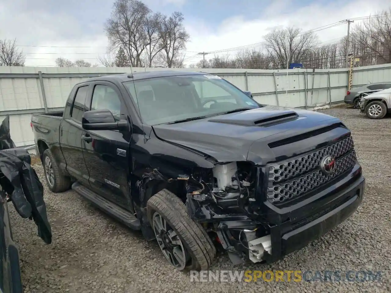 1 Photograph of a damaged car 5TFUY5F16KX841418 TOYOTA TUNDRA 2019