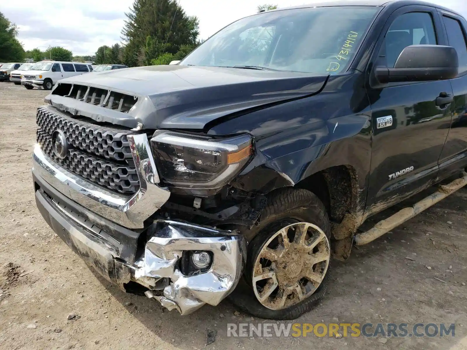 9 Photograph of a damaged car 5TFUY5F16KX846084 TOYOTA TUNDRA 2019