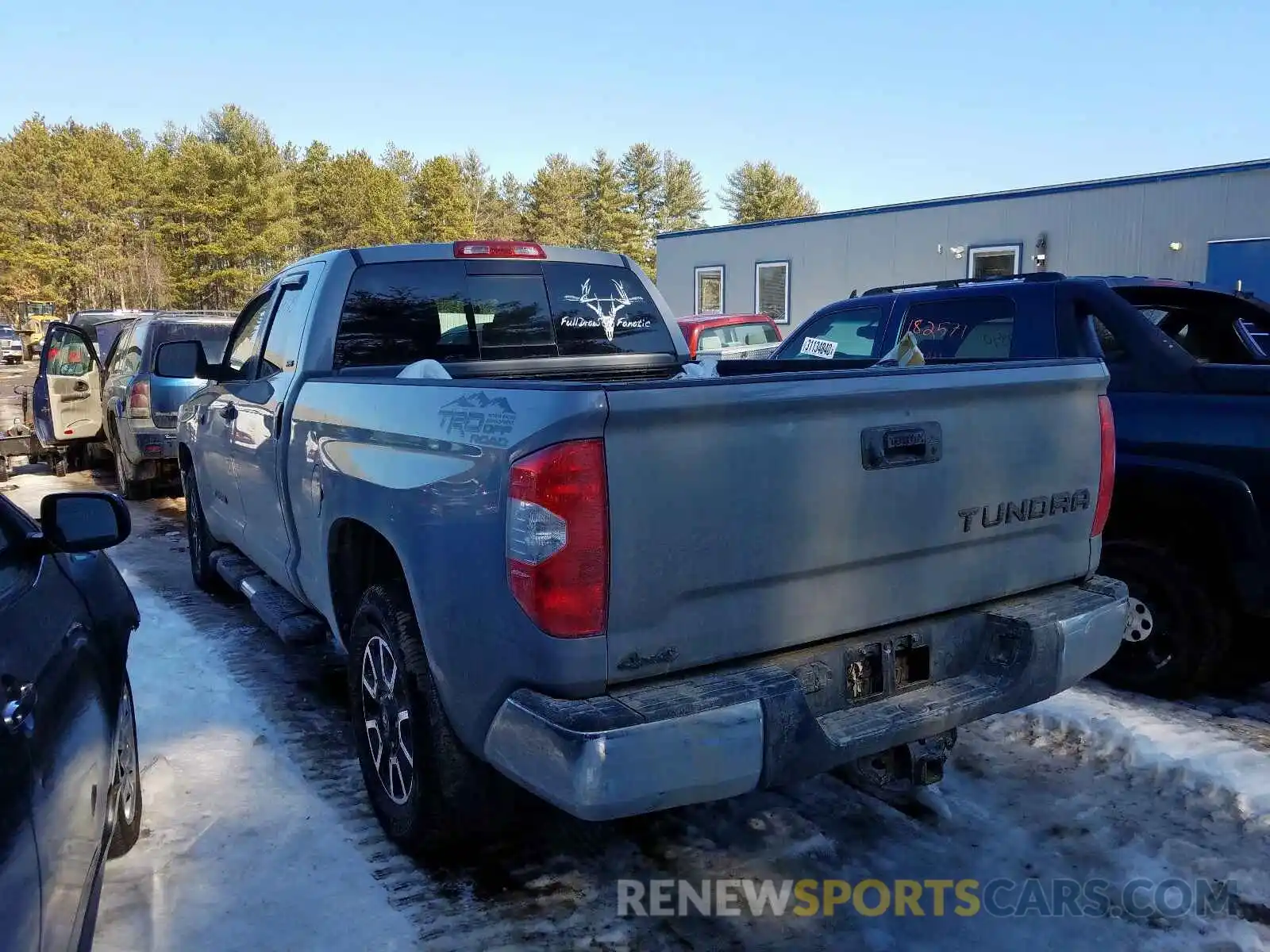 3 Фотография поврежденного автомобиля 5TFUY5F17KX803972 TOYOTA TUNDRA 2019