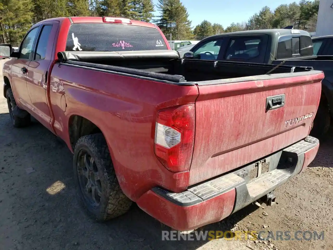 3 Photograph of a damaged car 5TFUY5F17KX804958 TOYOTA TUNDRA 2019