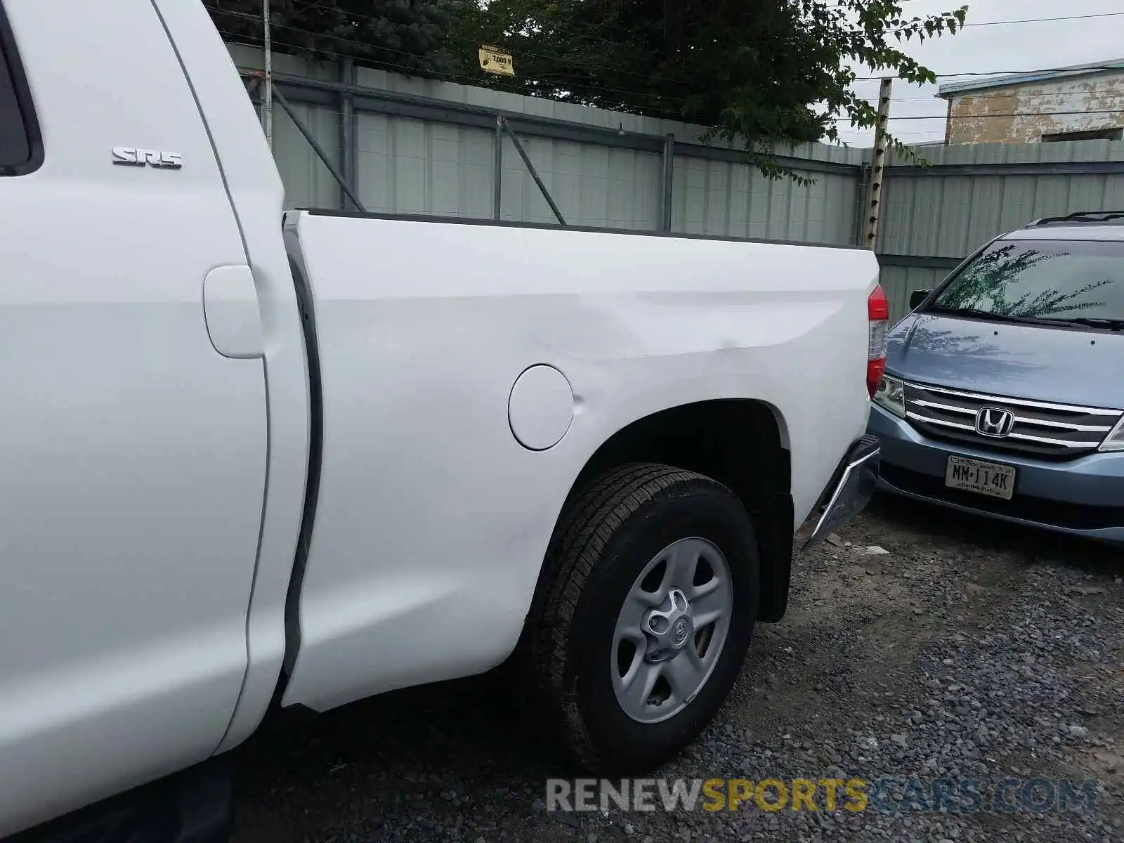 9 Photograph of a damaged car 5TFUY5F17KX842545 TOYOTA TUNDRA 2019