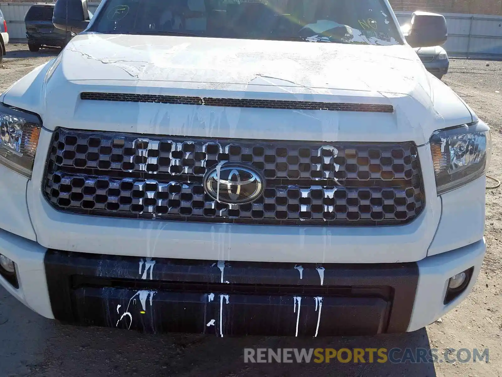 9 Photograph of a damaged car 5TFUY5F17KX853786 TOYOTA TUNDRA 2019