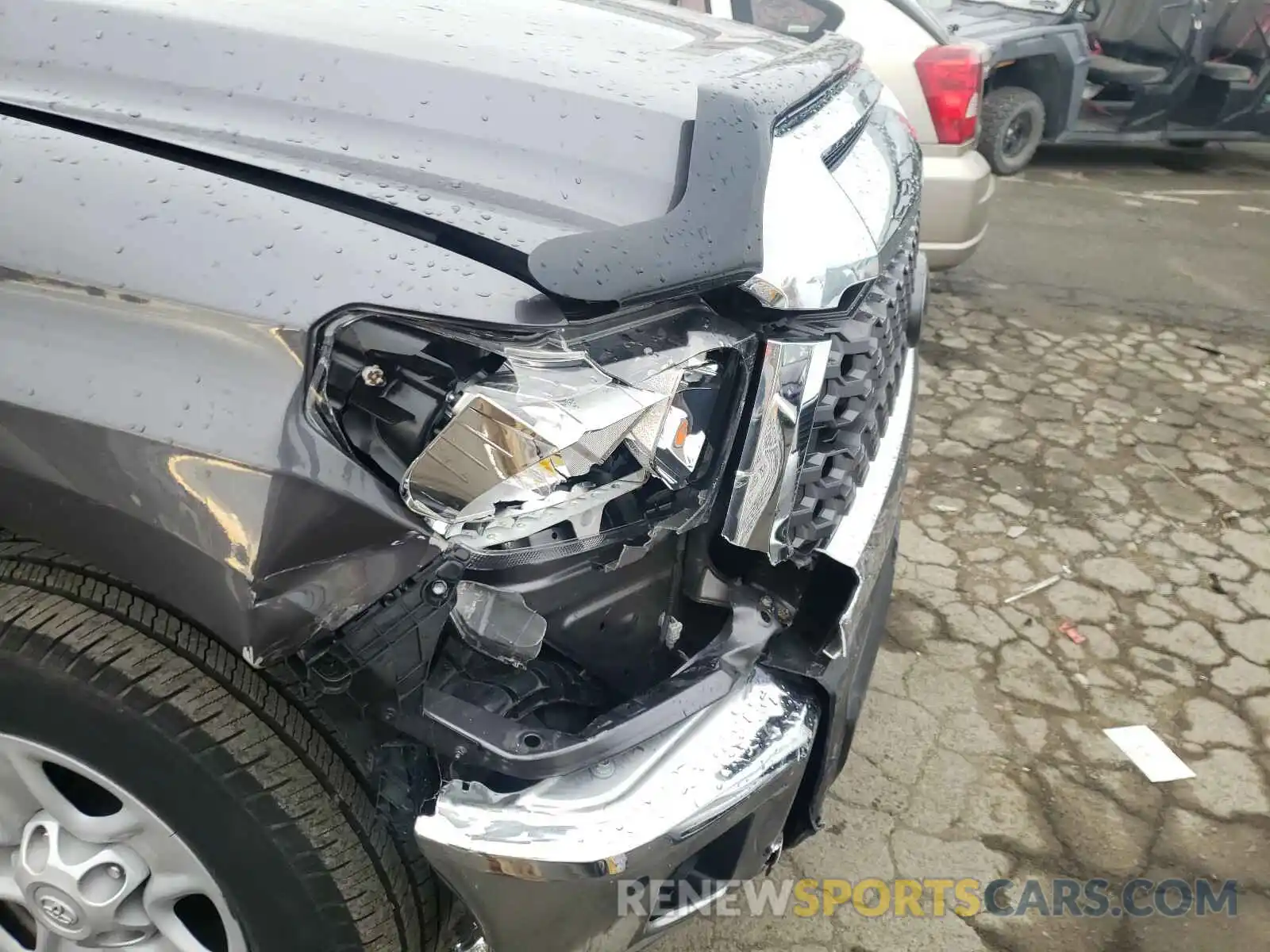 9 Photograph of a damaged car 5TFUY5F18KX799012 TOYOTA TUNDRA 2019